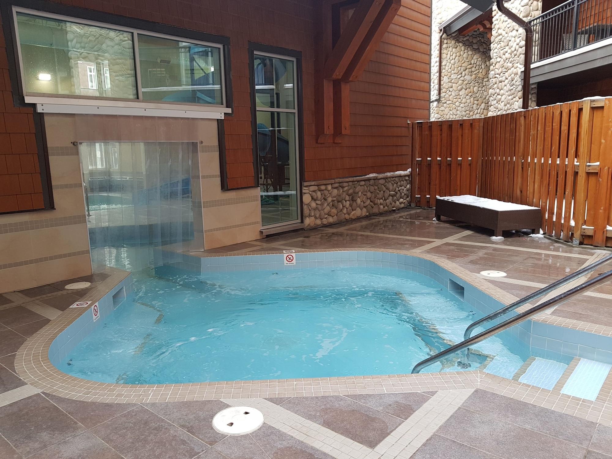 Sunset Mountain Inn Canmore Exterior foto