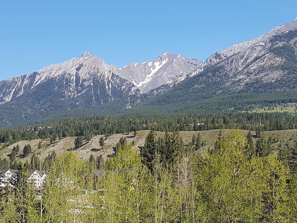 Sunset Mountain Inn Canmore Exterior foto