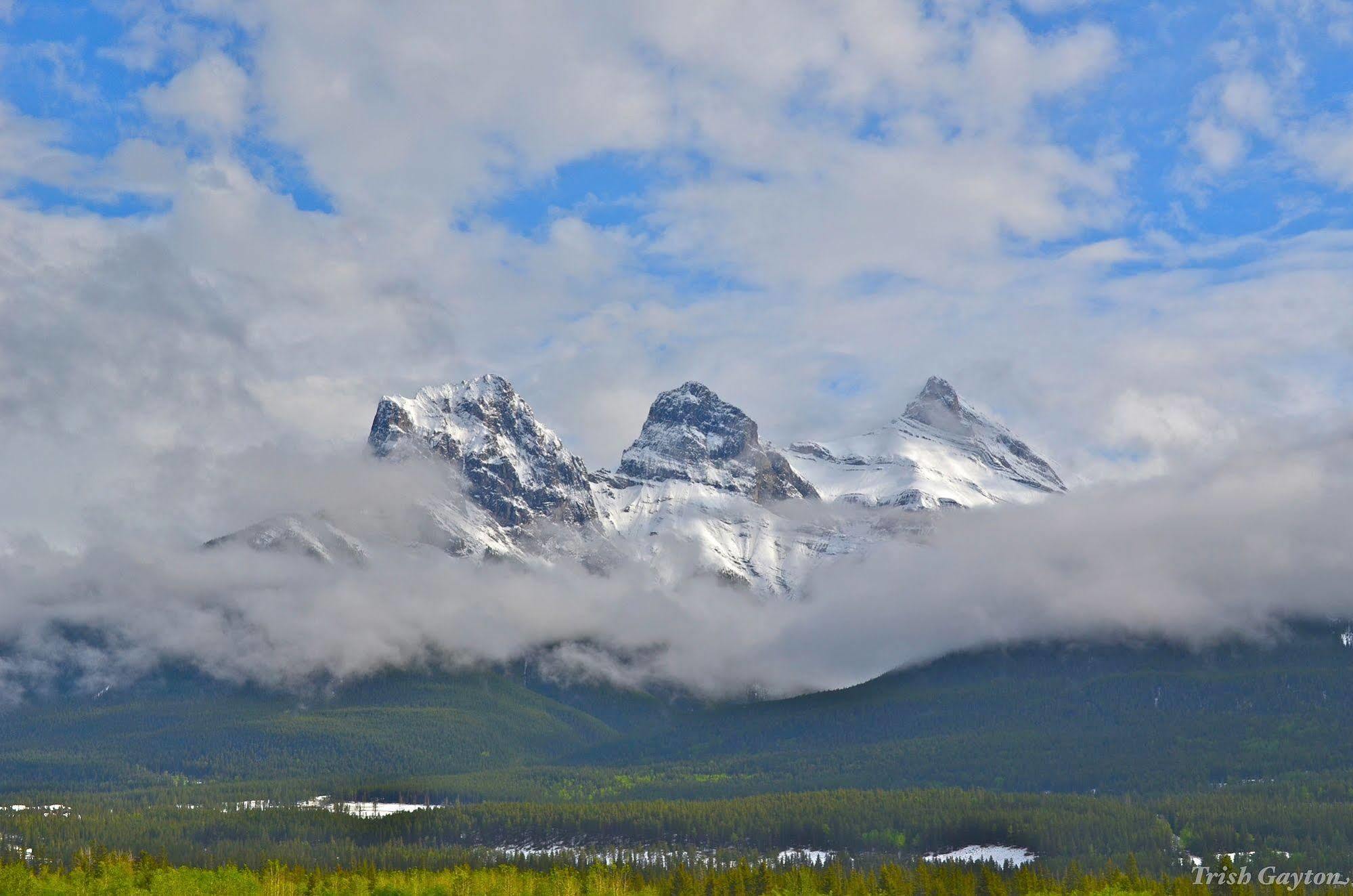 Sunset Mountain Inn Canmore Exterior foto